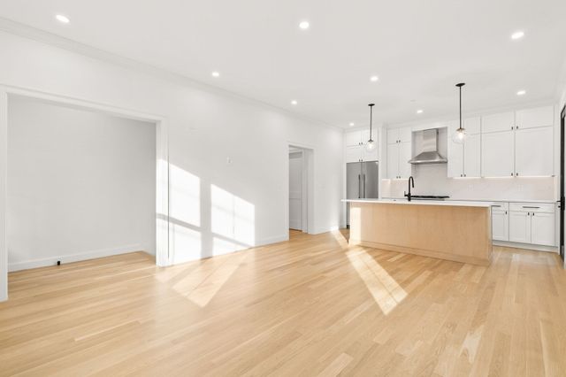 27 Shepard 1, Boston, MA 02135