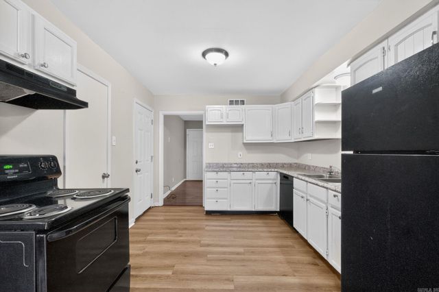 4 Wellford Drive, Little Rock, AR 72209