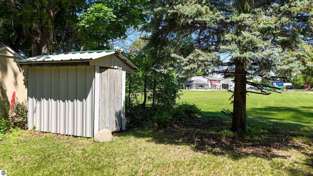 211 E Palmer Street, Mt Pleasant, MI 48858