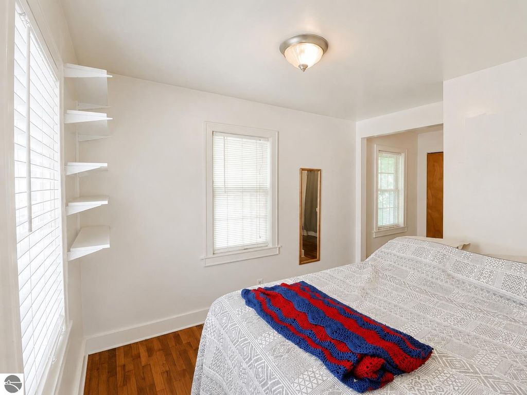 Image 4 of property listing at 211 E Palmer Street, Mt Pleasant, MI 48858