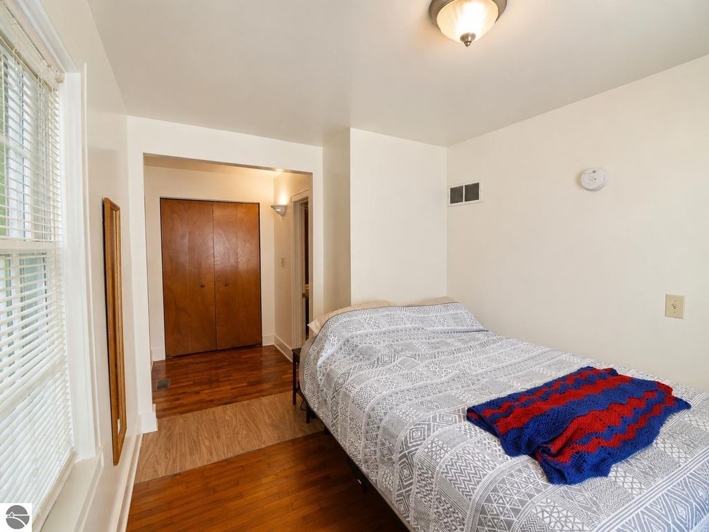 Image 5 of property listing at 211 E Palmer Street, Mt Pleasant, MI 48858
