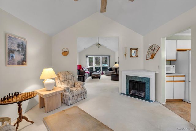 101 Dari Drive, Holbrook, NY 11741