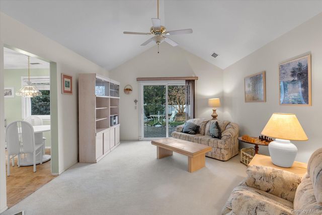 101 Dari Drive, Holbrook, NY 11741