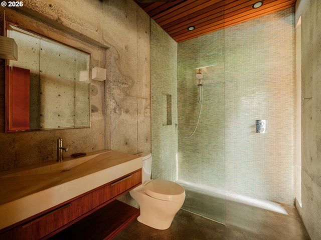 36435 Se GORDON CREEK Rd, Corbett, OR 97019