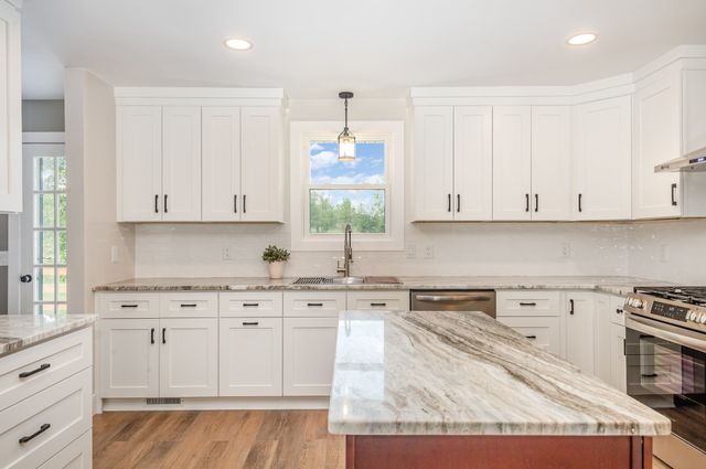 231 S Palmers Chapel Rd, Cottontown, TN 37048