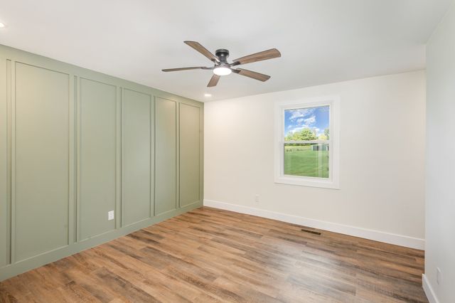 231 S Palmers Chapel Rd, Cottontown, TN 37048