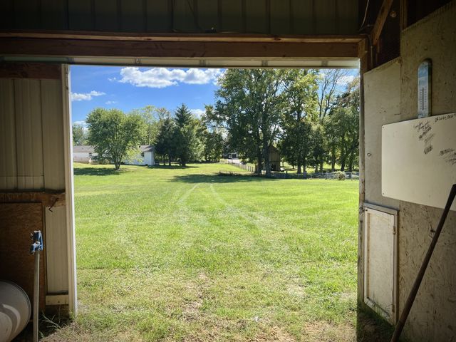 231 S Palmers Chapel Rd, Cottontown, TN 37048