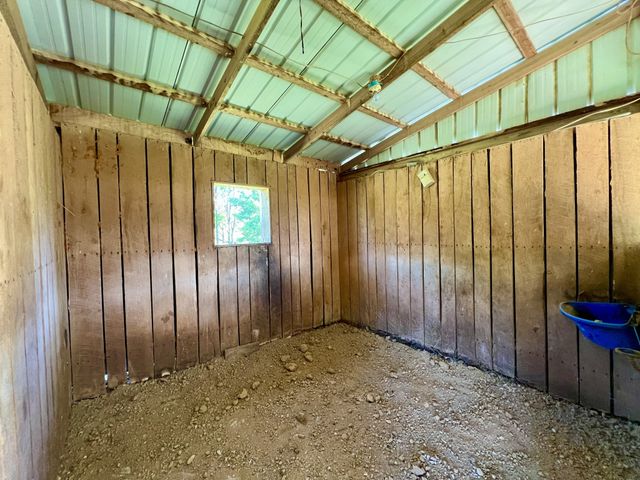 231 S Palmers Chapel Rd, Cottontown, TN 37048