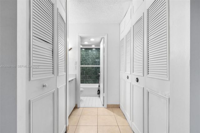 3670 Inverrary Drive 1OB, Lauderhill, FL 33319