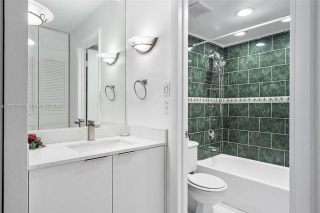 3670 Inverrary Drive 1OB, Lauderhill, FL 33319