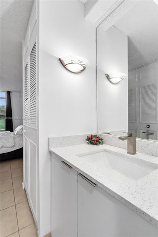 3670 Inverrary Drive 1OB, Lauderhill, FL 33319