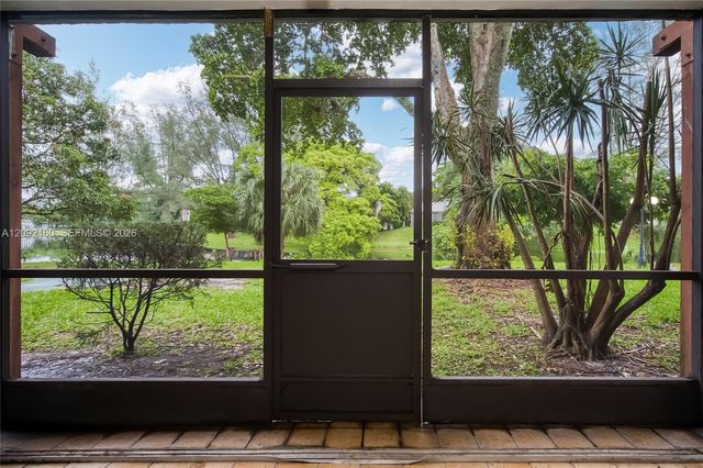 3670 Inverrary Drive 1OB, Lauderhill, FL 33319