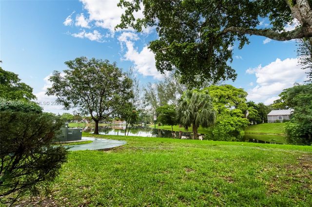 3670 Inverrary Drive 1OB, Lauderhill, FL 33319