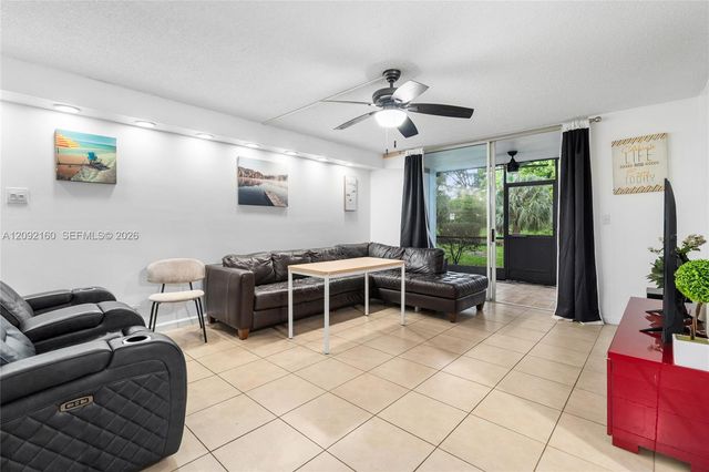 3670 Inverrary Drive 1OB, Lauderhill, FL 33319