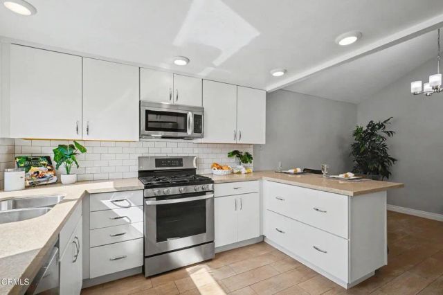 534 Holly Avenue, Oxnard, CA 93036