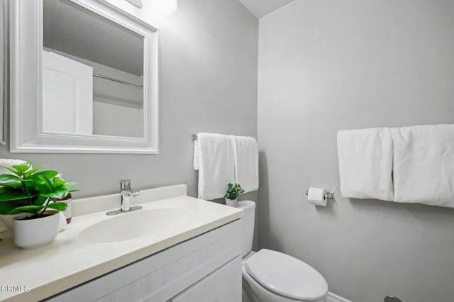 534 Holly Avenue, Oxnard, CA 93036
