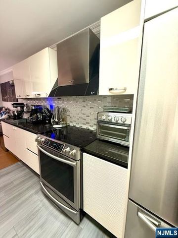 200 Winston L09, Cliffside Park, NJ 07010