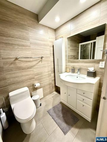 200 Winston L09, Cliffside Park, NJ 07010