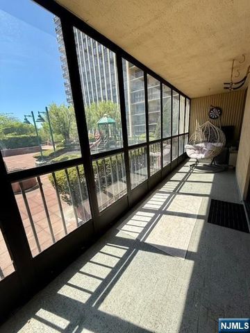 200 Winston L09, Cliffside Park, NJ 07010