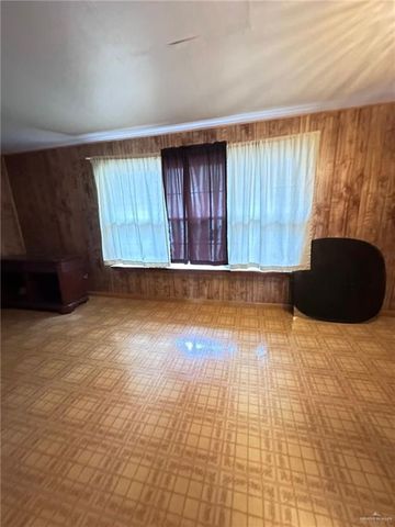 1215 Oak Street, Mission, TX 78572