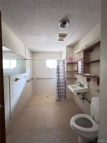 1215 Oak Street, Mission, TX 78572