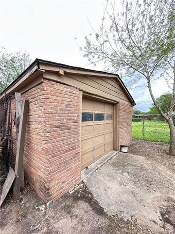 1215 Oak Street, Mission, TX 78572