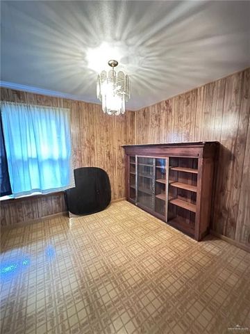 1215 Oak Street, Mission, TX 78572