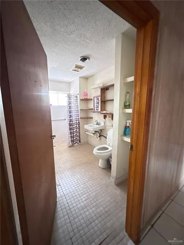 1215 Oak Street, Mission, TX 78572