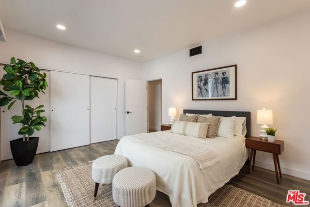 1210 N Kings Road 101, West Hollywood, CA 90069