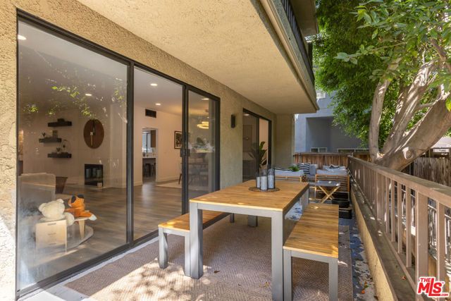 1210 N Kings Road 101, West Hollywood, CA 90069