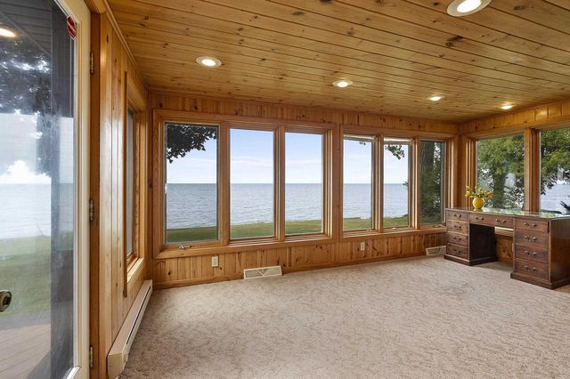 N9613 BAY SHORE LANE, Luxemburg, WI 54217