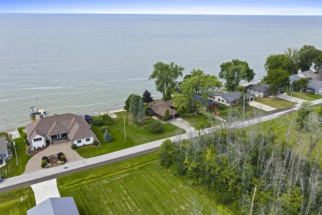 N9613 BAY SHORE LANE, Luxemburg, WI 54217