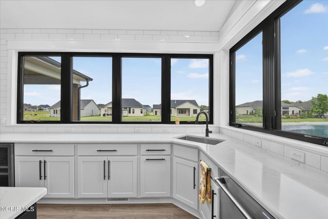 9222 Grande Court, Sylvania, OH 43560
