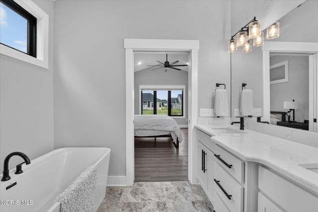 9222 Grande Court, Sylvania, OH 43560