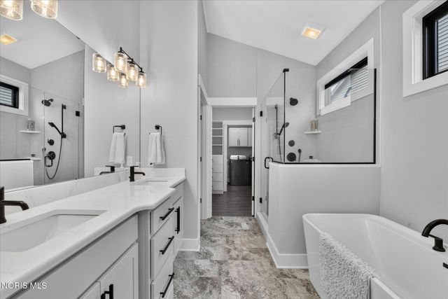 9222 Grande Court, Sylvania, OH 43560