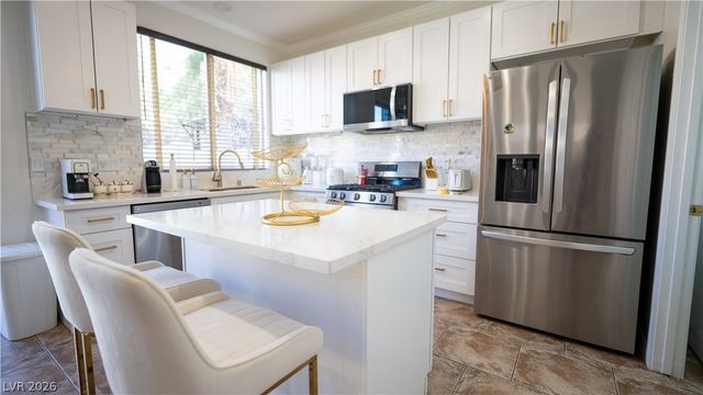 8042 Earl Grey Court, Las Vegas, NV 89117
