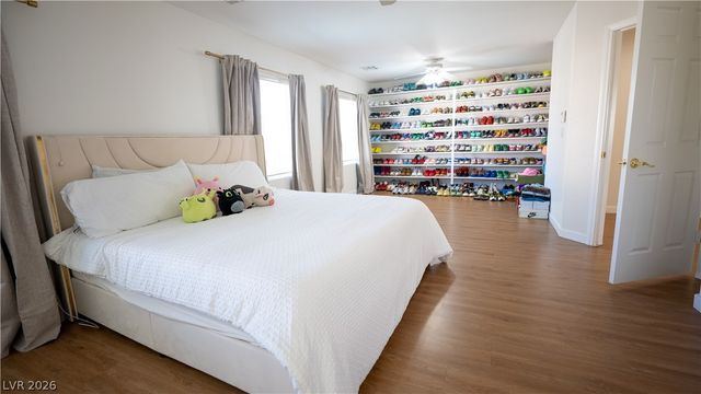 8042 Earl Grey Court, Las Vegas, NV 89117