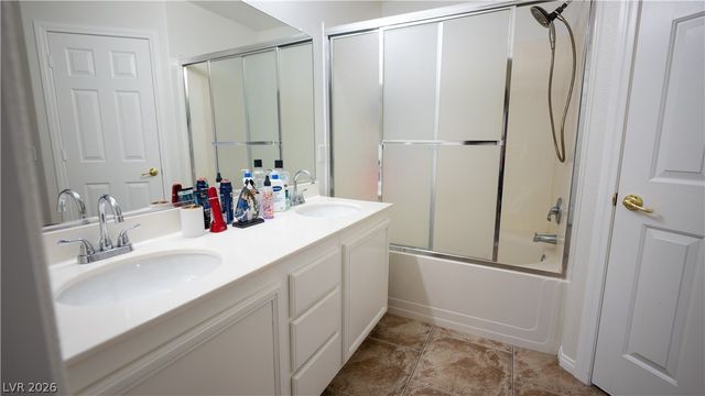 8042 Earl Grey Court, Las Vegas, NV 89117