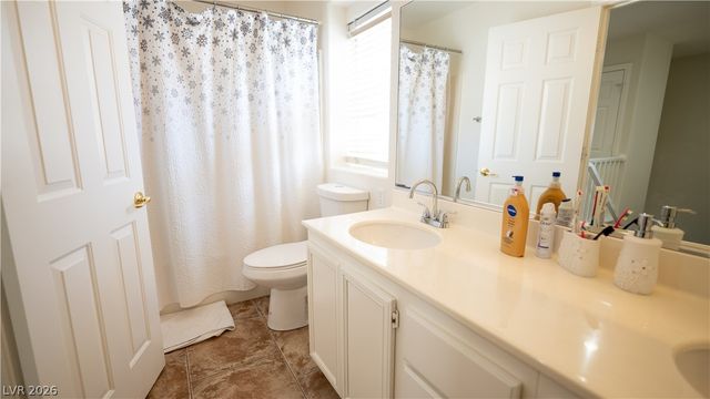 8042 Earl Grey Court, Las Vegas, NV 89117
