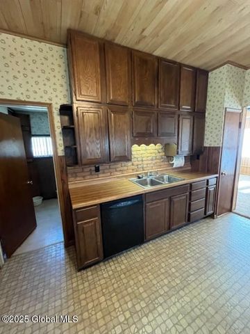 18 1st Street, Cohoes, NY 12047