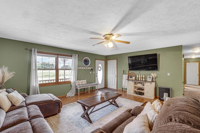 1945 E 150 S, Knox, IN 46534