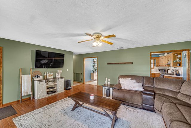 1945 E 150 S, Knox, IN 46534