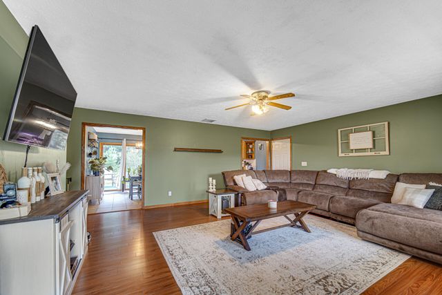 1945 E 150 S, Knox, IN 46534