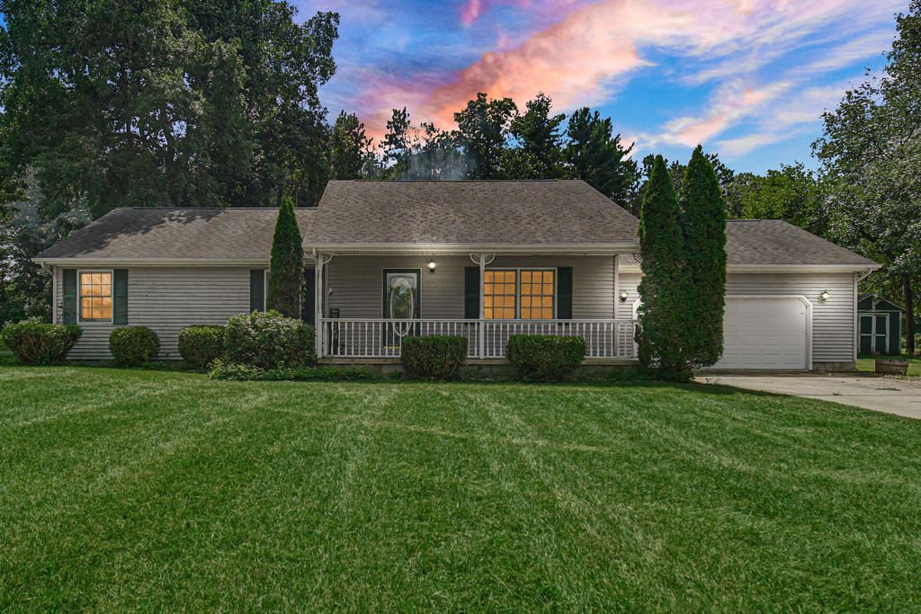 1945 E 150 S, Knox, IN 46534