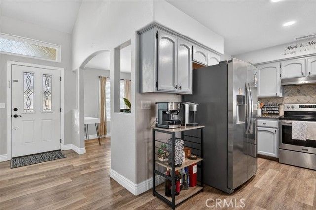 8416 N Sharon, Fresno, CA 93720