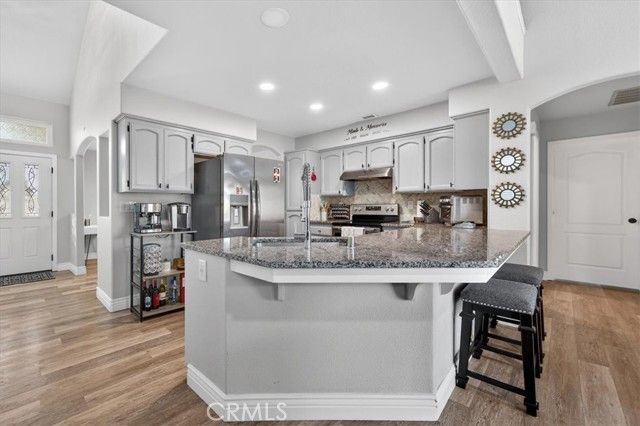 8416 N Sharon, Fresno, CA 93720