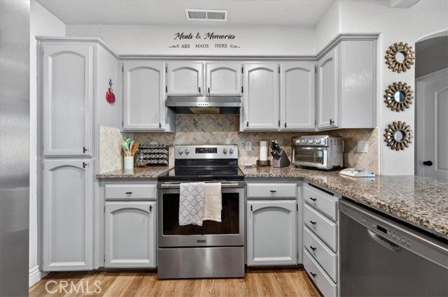 8416 N Sharon, Fresno, CA 93720