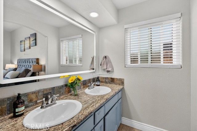 8416 N Sharon, Fresno, CA 93720