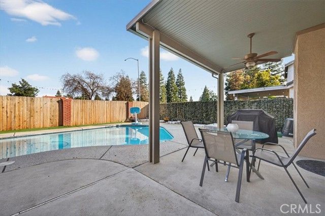 8416 N Sharon, Fresno, CA 93720