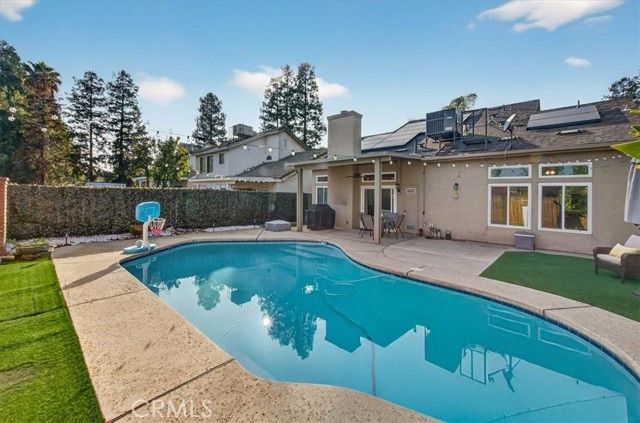 8416 N Sharon, Fresno, CA 93720